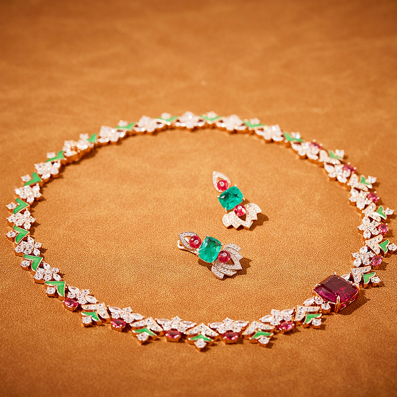 Kolekcja projektantów Styl Kol – Vintage Collectible Jewelry recenzja i cena