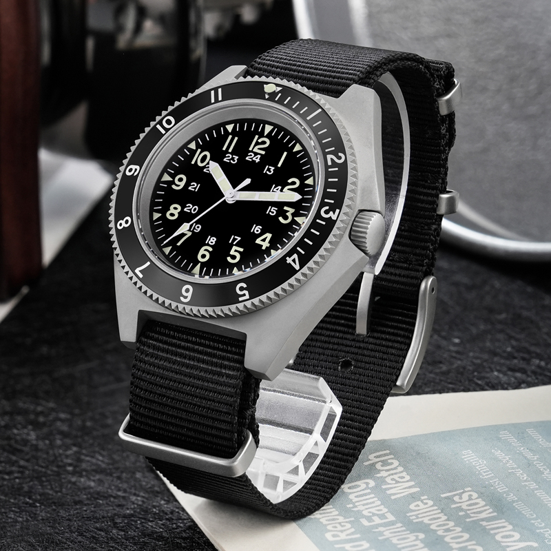 Zegarek kwarcowy Watchdives WD – Vintage Watch Collecting recenzja i cena