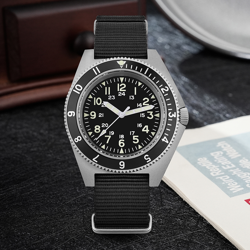 Zegarek kwarcowy Watchdives WD – Vintage Watch Collecting recenzja i cena