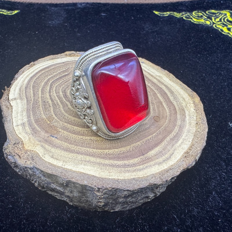 Retro postarzany pierścień z t – Vintage Collectible Jewelry recenzja i cena